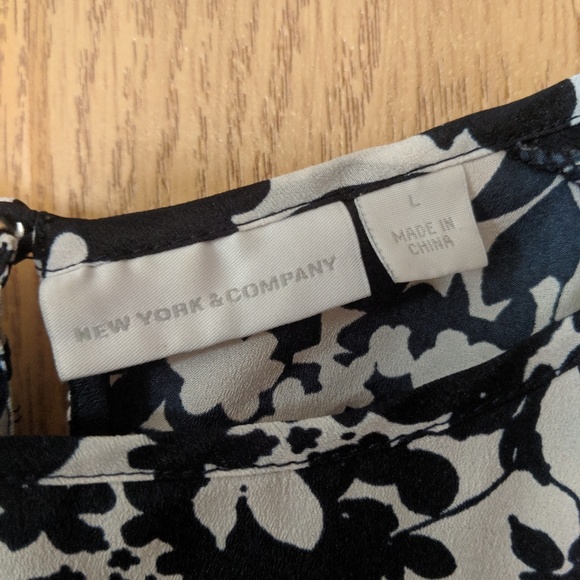 NY&CO Blue and White Floral Blouse - Picture 2 of 3